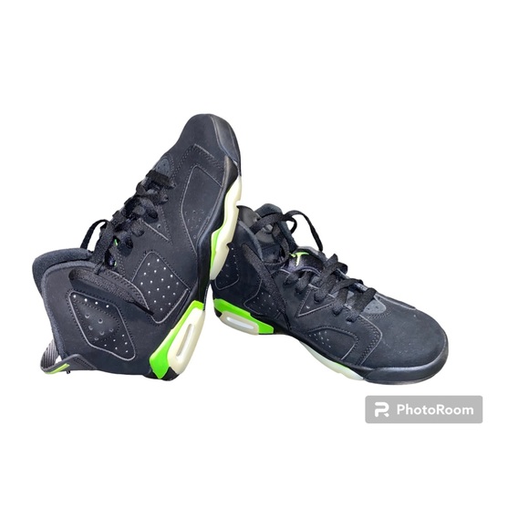Brand new Jordan 6 retro electric green boys grade school size 7
